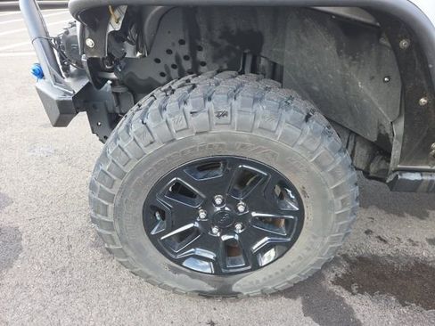 Used 2017 Jeep Wrangler Sport image 12