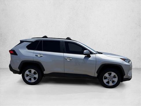Used 2021 Toyota RAV4 XLE FWD image 4