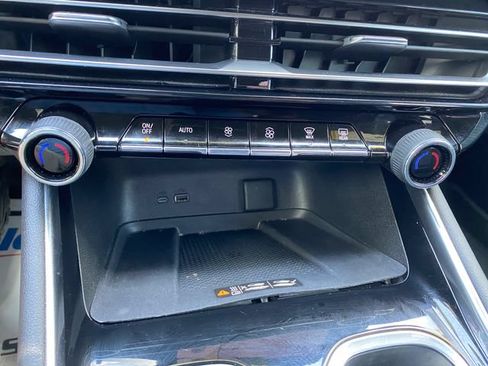 Used 2024 Chevrolet Traverse RS w/ LPO, Floor Liner Package AWD/4WD image 21