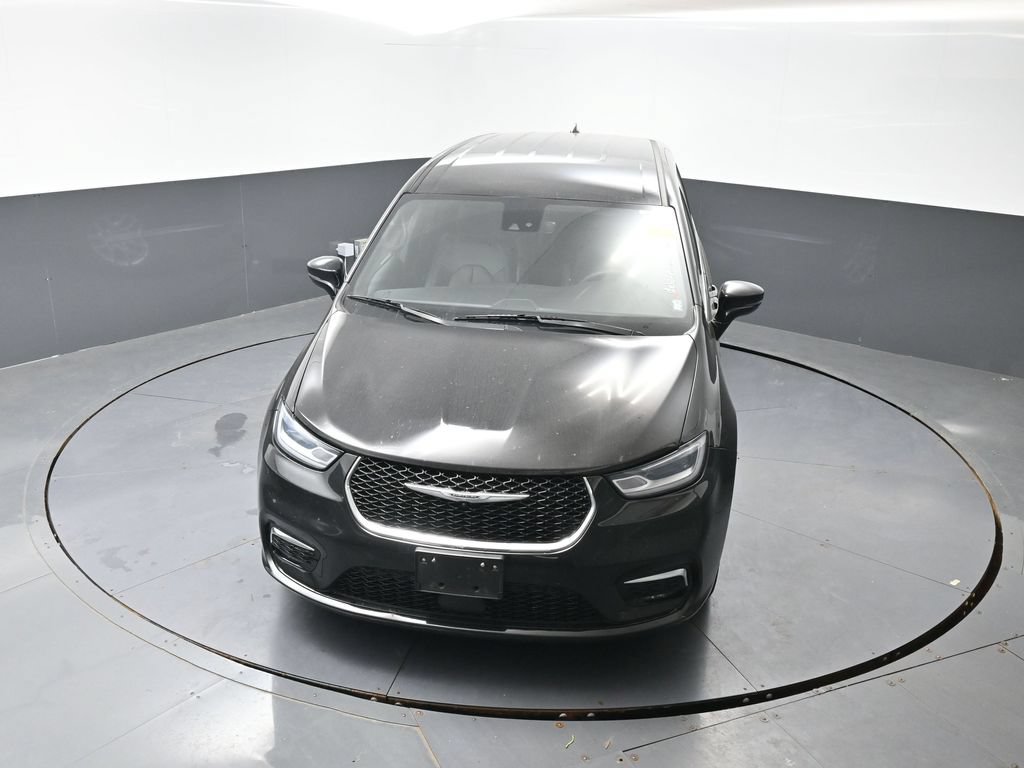 Used 2025 Chrysler Pacifica Select FWD image 12