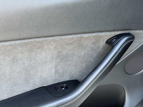 Used 2021 Tesla Model Y Long Range AWD/4WD image 19