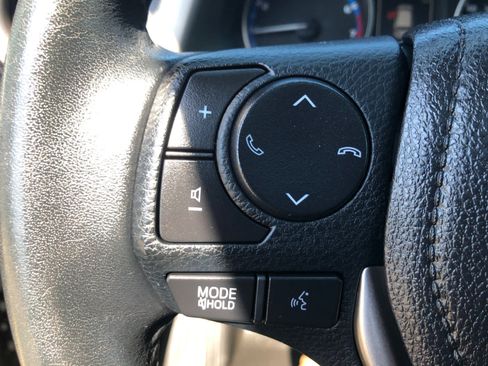 Used 2018 Toyota RAV4 XLE w/ Plus Extra Value Package AWD/4WD image 7
