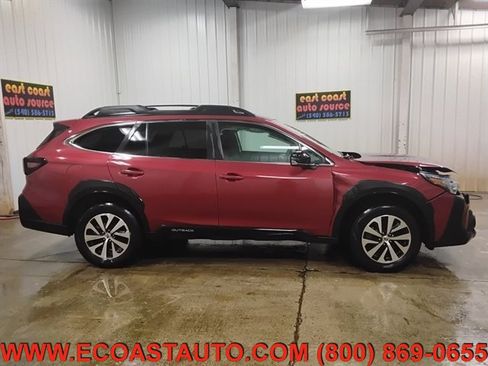 Used 2024 Subaru Outback Premium image 2