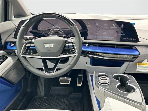 New 2026 Cadillac Optiq Luxury 2 image 2
