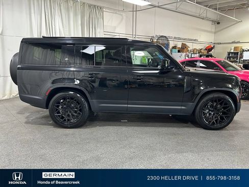 Used 2023 Land Rover Defender 130 SE AWD/4WD image 9