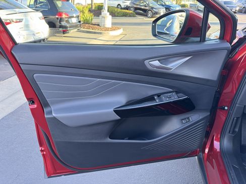 Used 2025 Volkswagen ID.4 Pro S image 14