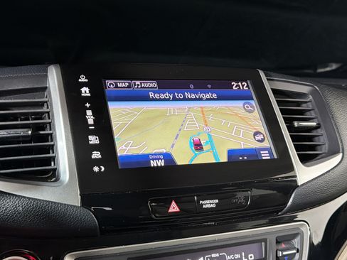 Used 2018 Honda Pilot Touring image 24