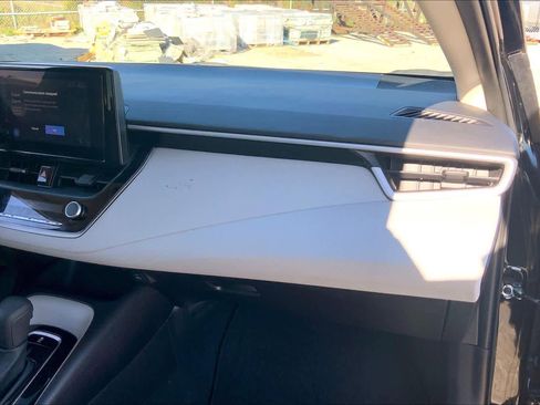 Certified 2025 Toyota Corolla LE image 17