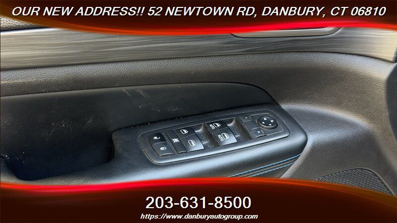 Used 2019 Jeep Grand Cherokee Laredo AWD/4WD image 10