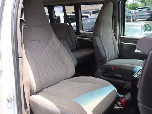 Used 2018 Chevrolet Express 3500 LT w/ LT Preferred Equipment Group RWD image 18