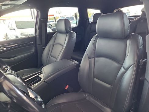 Used 2022 Buick Enclave Essence image 15