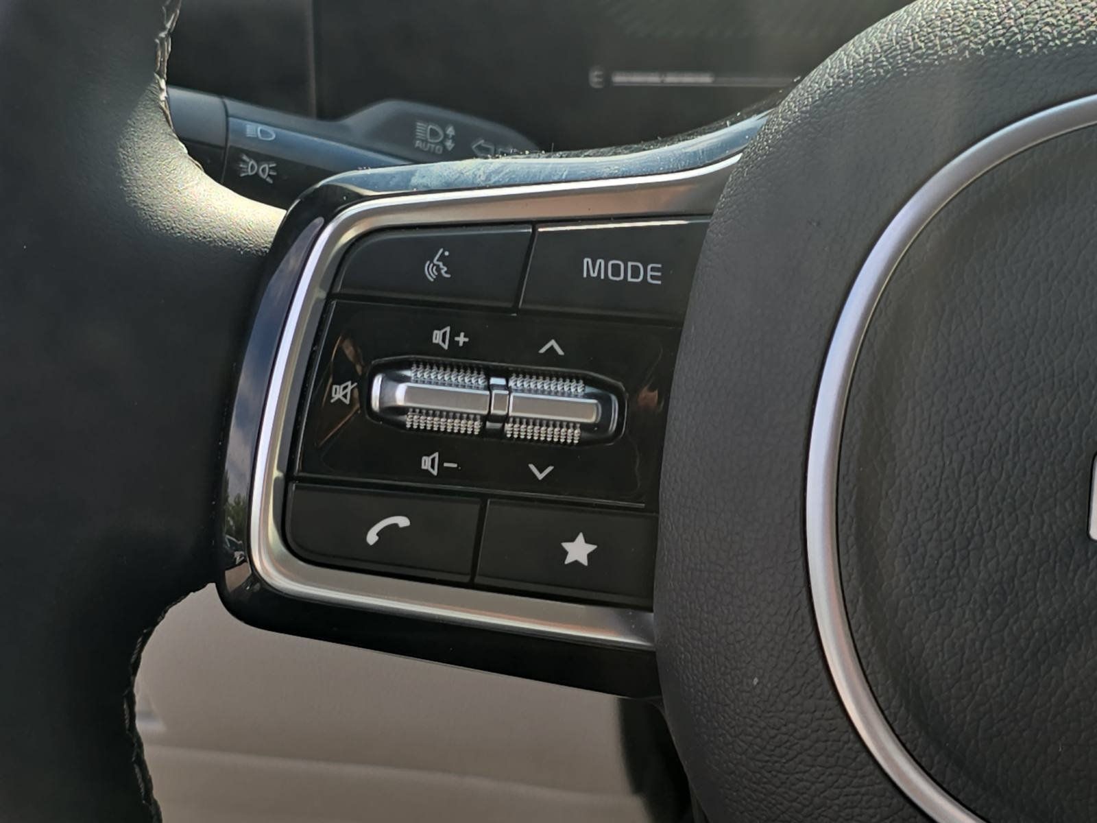 Used 2025 Kia Sorento S w/ Panoramic Sunroof Package FWD image 17