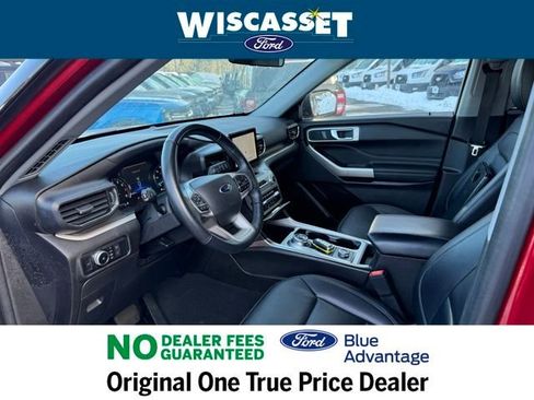 Certified 2022 Ford Explorer XLT w/ Equipment Group 202A image 4