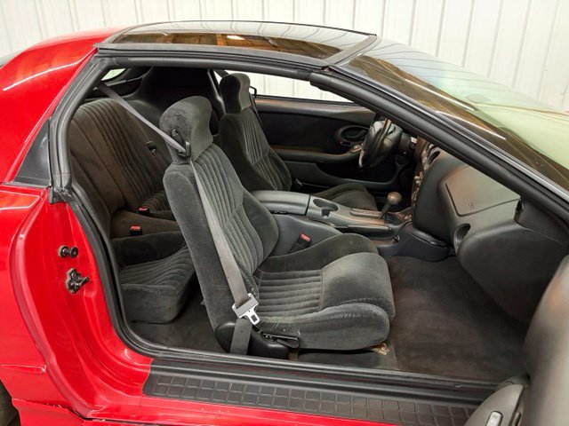 Used 2000 Pontiac Firebird Coupe w/ Opt Pkg RWD image 9