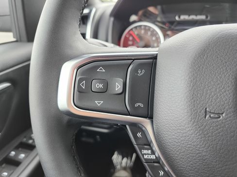 Used 2025 RAM 1500 Big Horn AWD/4WD image 40