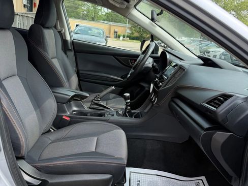 Used 2021 Subaru Crosstrek 2.0i Premium image 18