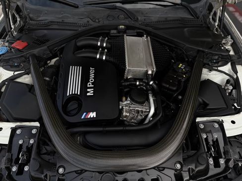 Used 2017 BMW M4 Coupe RWD image 16