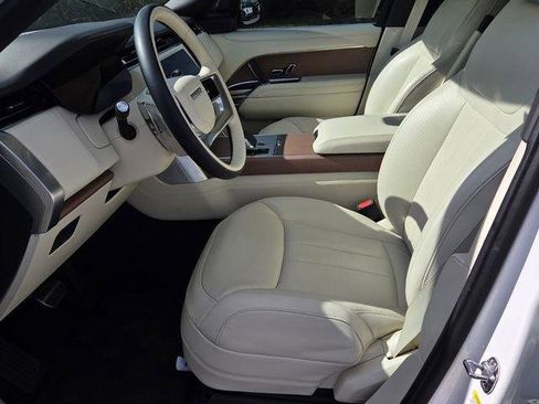 Used 2024 Land Rover Range Rover Autobiography image 17