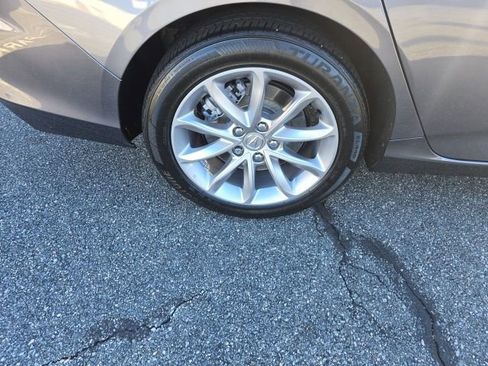 Used 2023 Acura TLX image 9