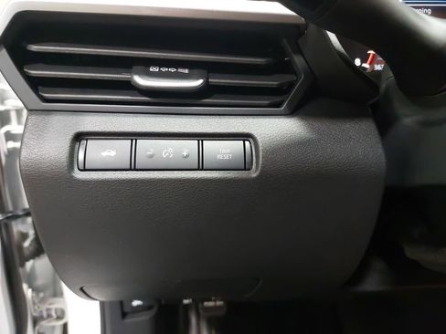 Used 2025 Nissan Altima 2.5 SV FWD image 26