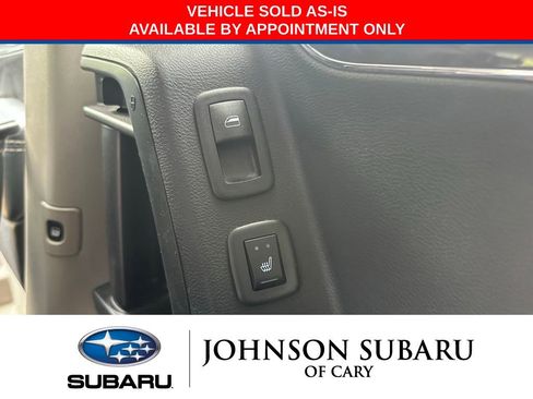 Used 2015 Chrysler Town & Country Limited Platinum FWD image 19