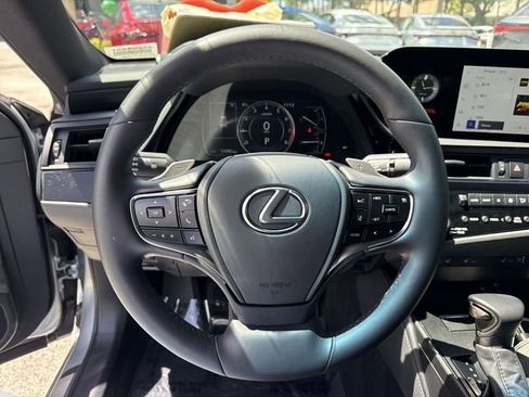 Used 2025 Lexus ES 350 w/ Premium Package FWD image 14