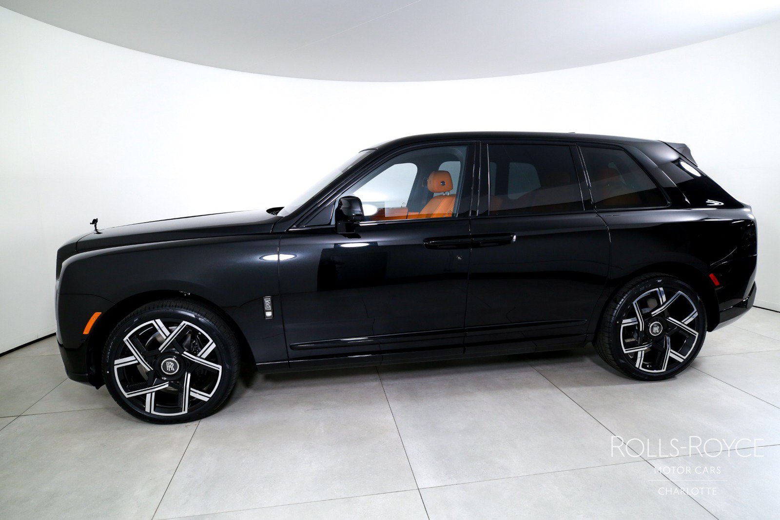 New 2027 Rolls-Royce Cullinan Black Badge AWD/4WD image 3