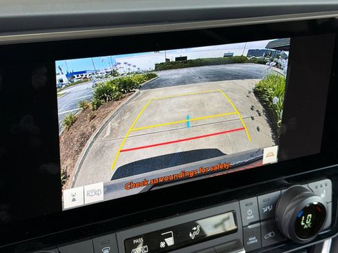Used 2025 Toyota Grand Highlander FWD image 22