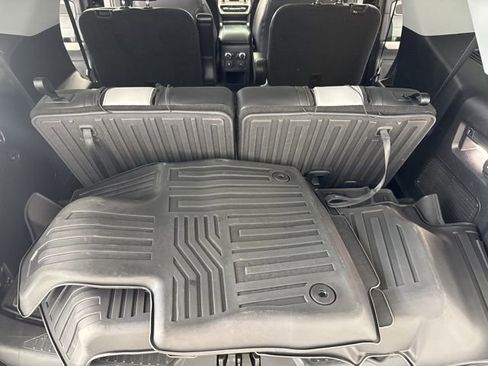 Used 2021 Ford Explorer XLT w/ Equipment Group 202A image 32