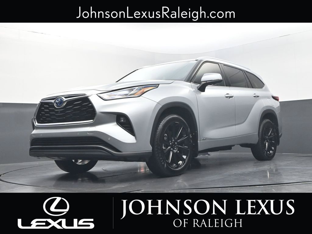 Used 2024 Toyota Highlander Limited AWD/4WD image 16