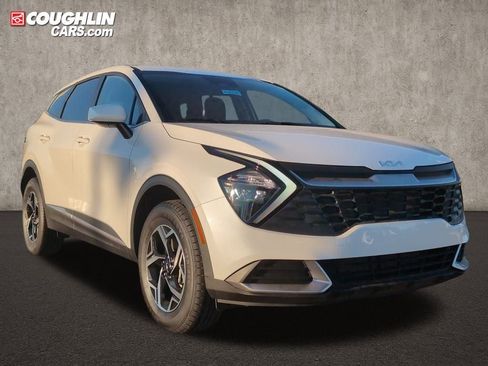 Used 2023 Kia Sportage LX image 1