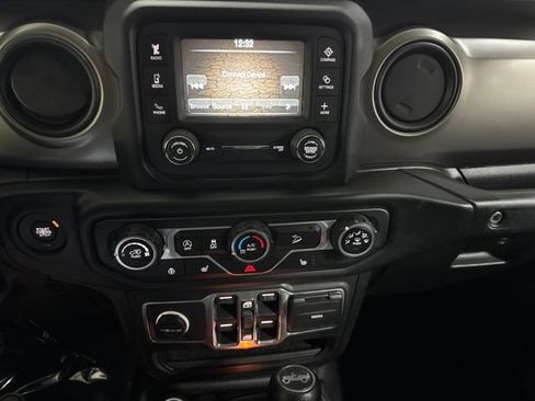 Used 2019 Jeep Wrangler Unlimited Sport S AWD/4WD image 17