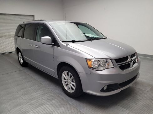 Used 2019 Dodge Grand Caravan SXT image 13