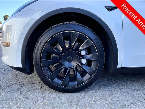 Used 2021 Tesla Model Y Long Range AWD/4WD image 8