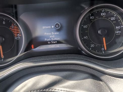 Used 2019 Jeep Cherokee Limited w/ Luxury Group AWD/4WD image 7