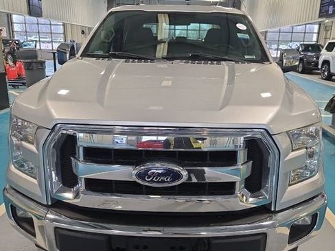 Used 2015 Ford F150 XLT w/ Trailer Tow Package image 6