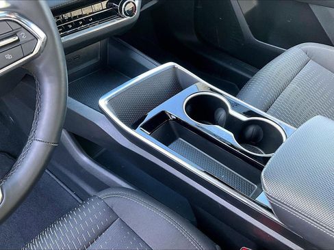 Used 2025 Chevrolet Equinox LT w/ Safety and Technology Package image 16