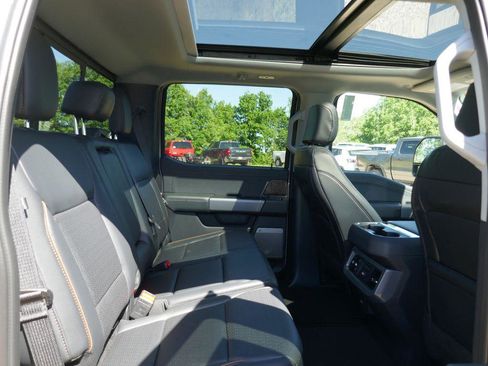 New 2026 Ford F250 Lariat w/ Black Appearance Package AWD/4WD image 12