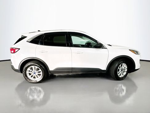 Used 2022 Ford Escape SE w/ Cold Weather Package image 8