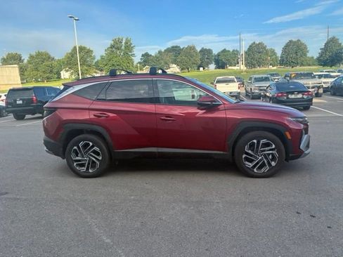 Used 2025 Hyundai Tucson Limited AWD/4WD image 10