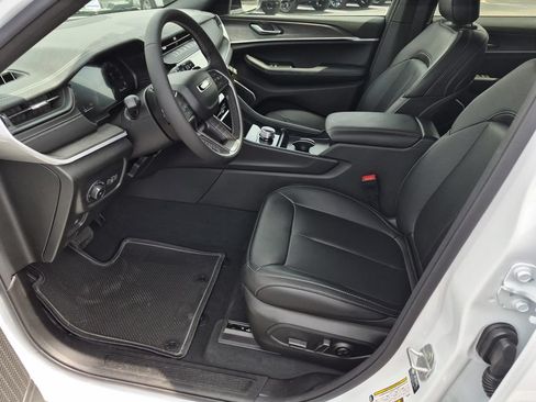 New 2026 Jeep Grand Cherokee L Limited RWD image 12