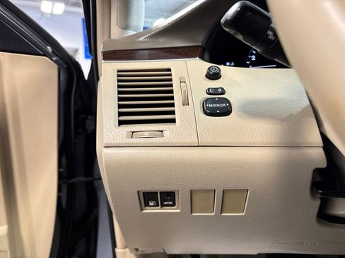 Used 2009 Toyota Avalon XLS FWD image 19