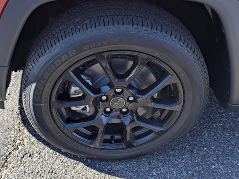 New 2026 Jeep Compass Latitude image 7