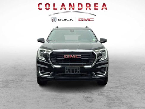 Used 2023 GMC Terrain SLE w/ Driver Convenience Package image 2