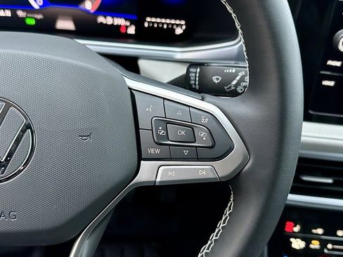 New 2026 Volkswagen Taos SE image 32