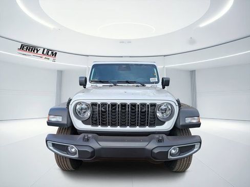 New 2026 Jeep Gladiator Sport image 7