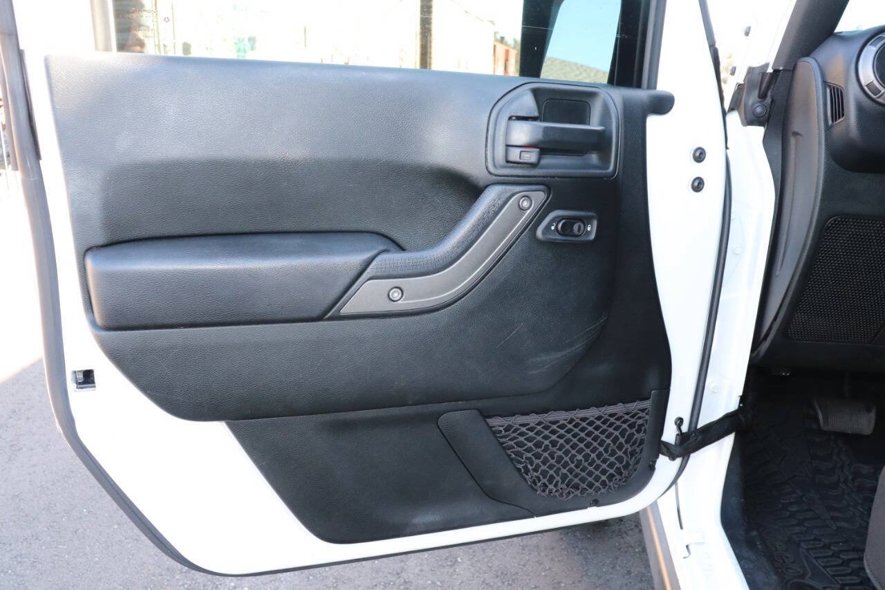 Used 2018 Jeep Wrangler Unlimited Sport S AWD/4WD image 16