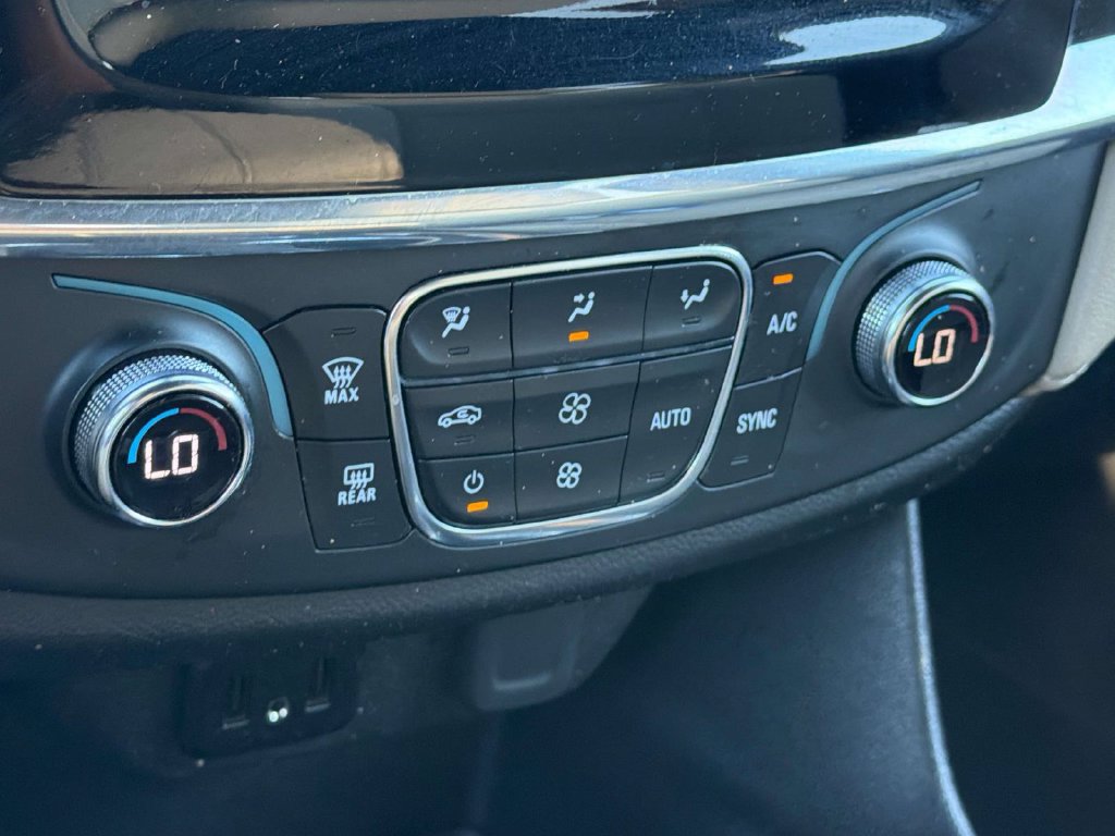 Used 2023 Chevrolet Traverse LS FWD image 15