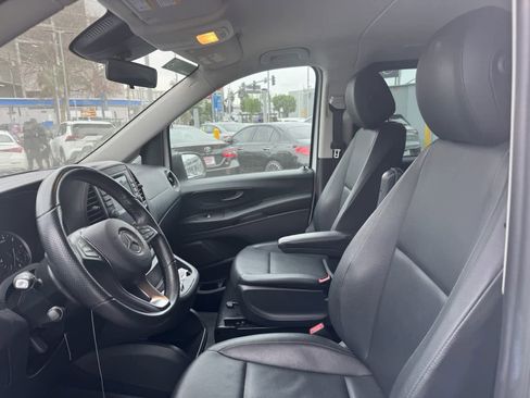 Used 2023 Mercedes-Benz Metris Passenger image 4