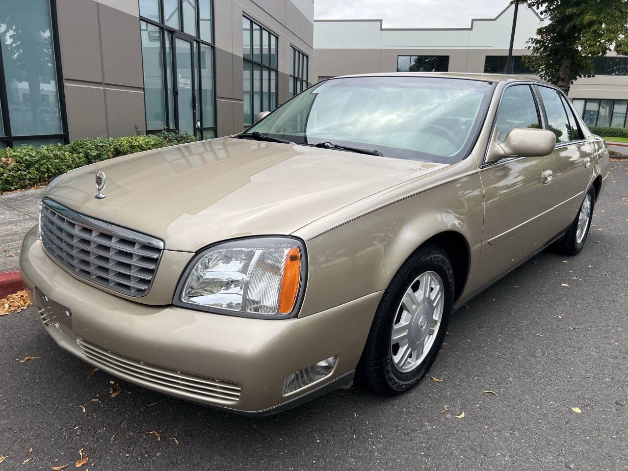 Used 2005 Cadillac De Ville FWD image 1